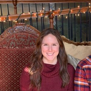 Meet your Posher, Dana